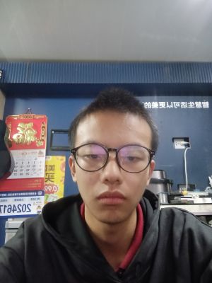 真人照片.jpg